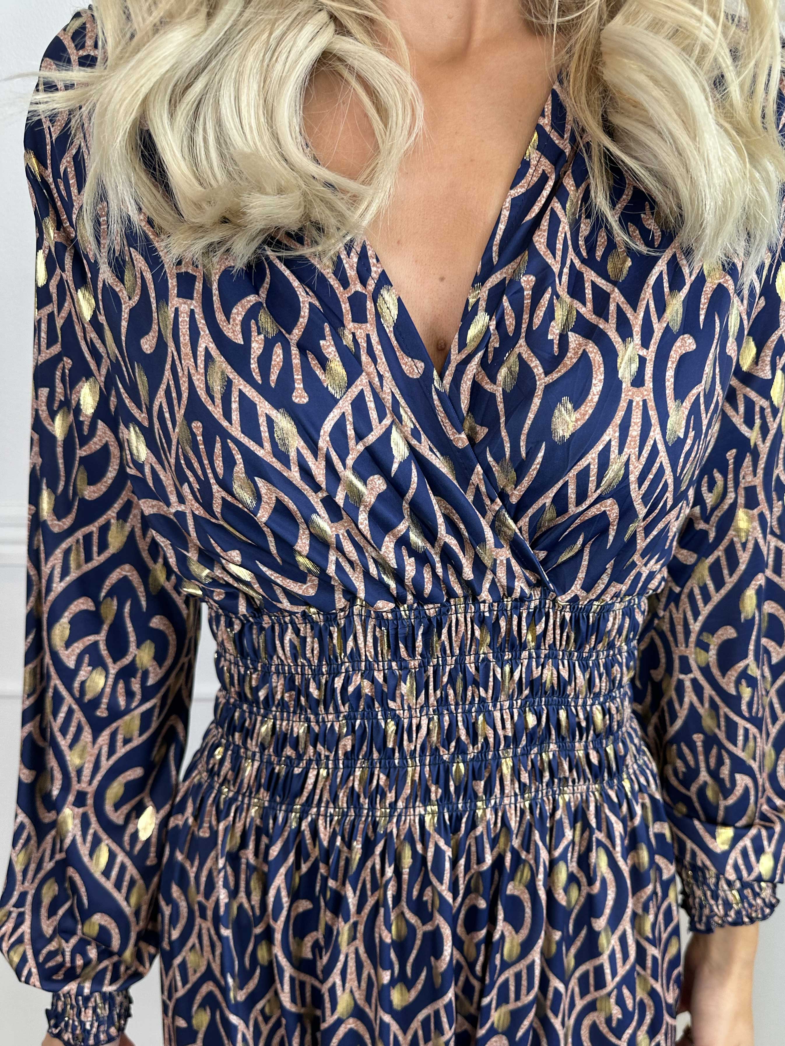 Pams Boho Short L/S - Elastisk mönstrad klänning i skrynkelfritt tyg